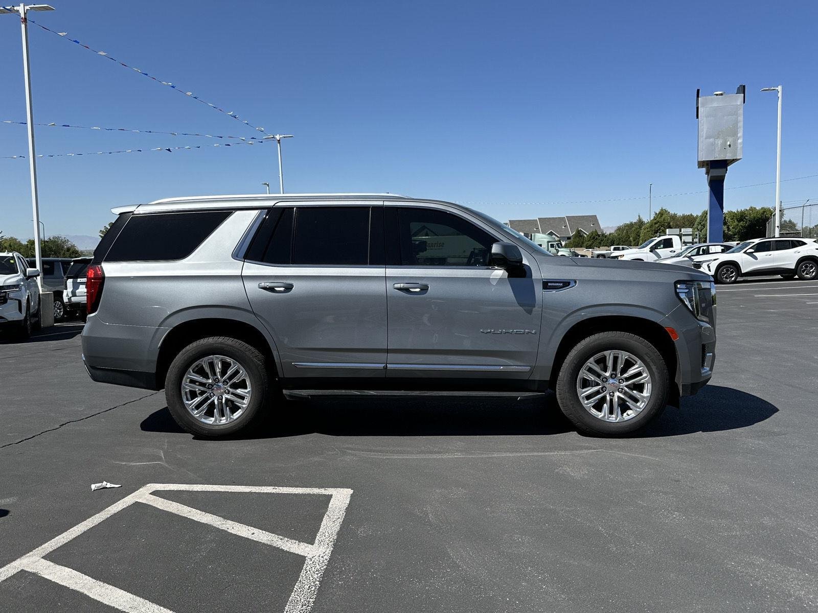 2023 GMC Yukon SLT - Photo 13