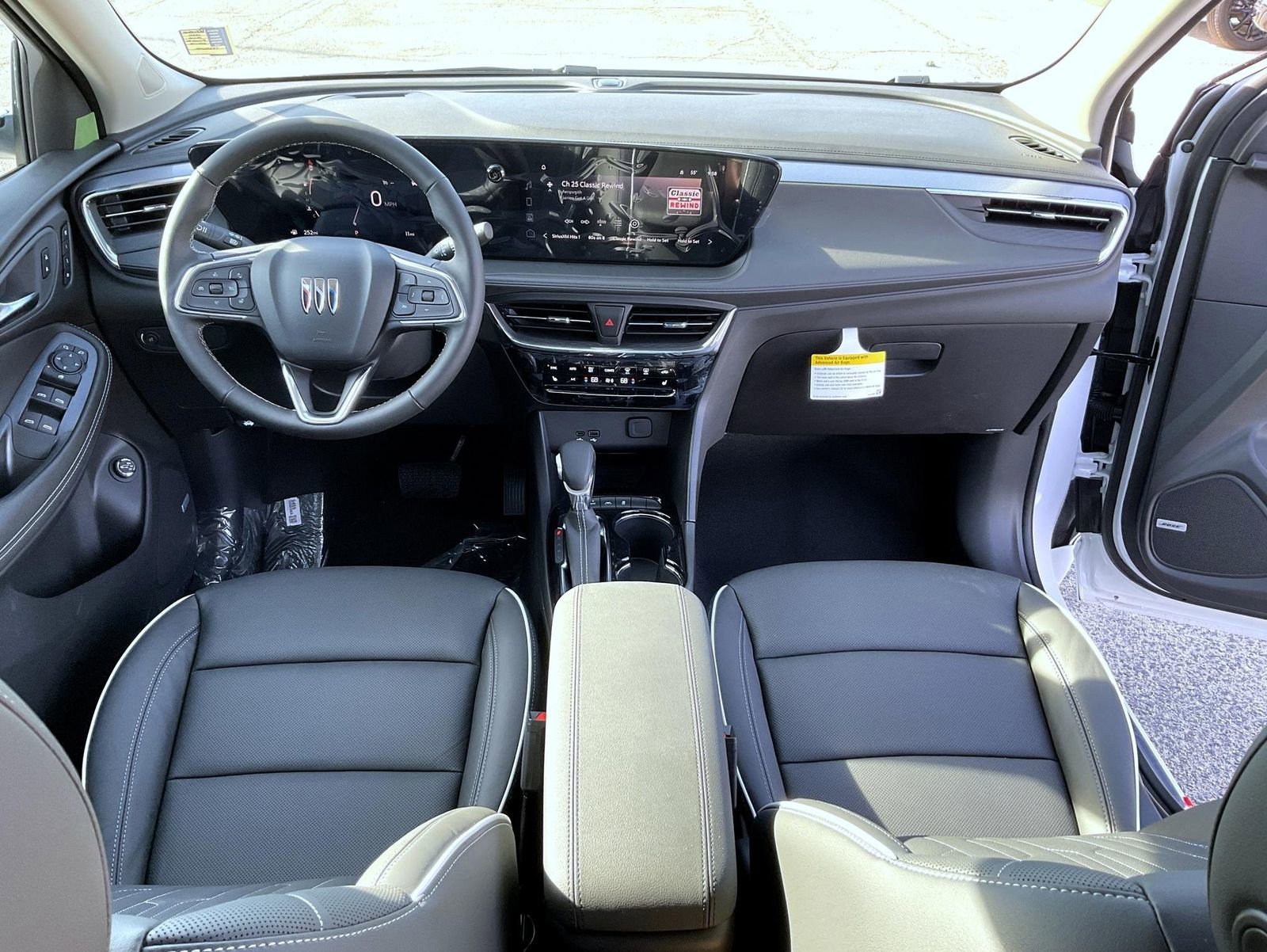 New 2026 White Frost Tricoat Buick Avenir image 12