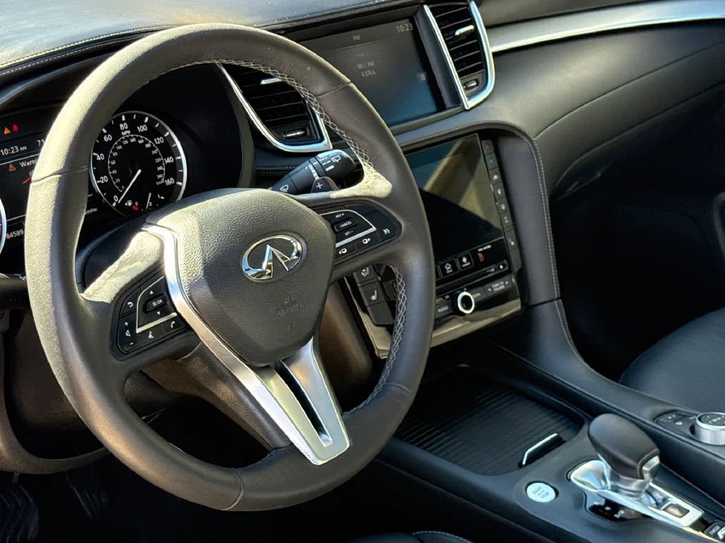 Used 2020 Black Obsidian INFINITI LUXE image 18