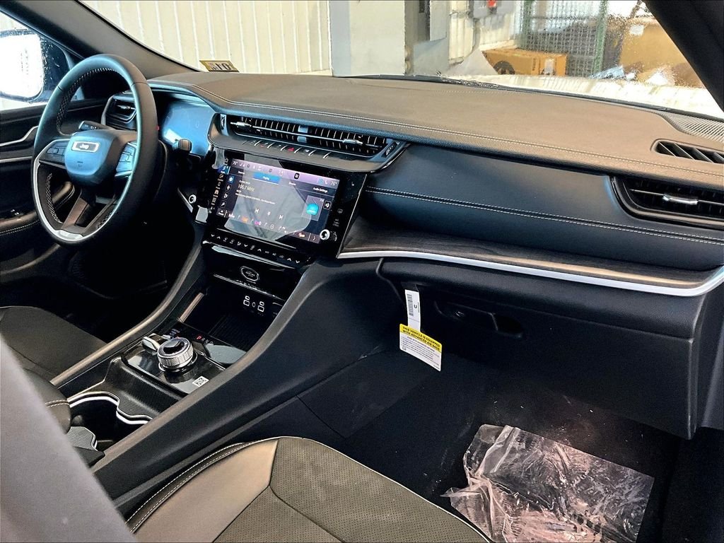 New 2026 Bright White Clearcoat Jeep Laredo image 10