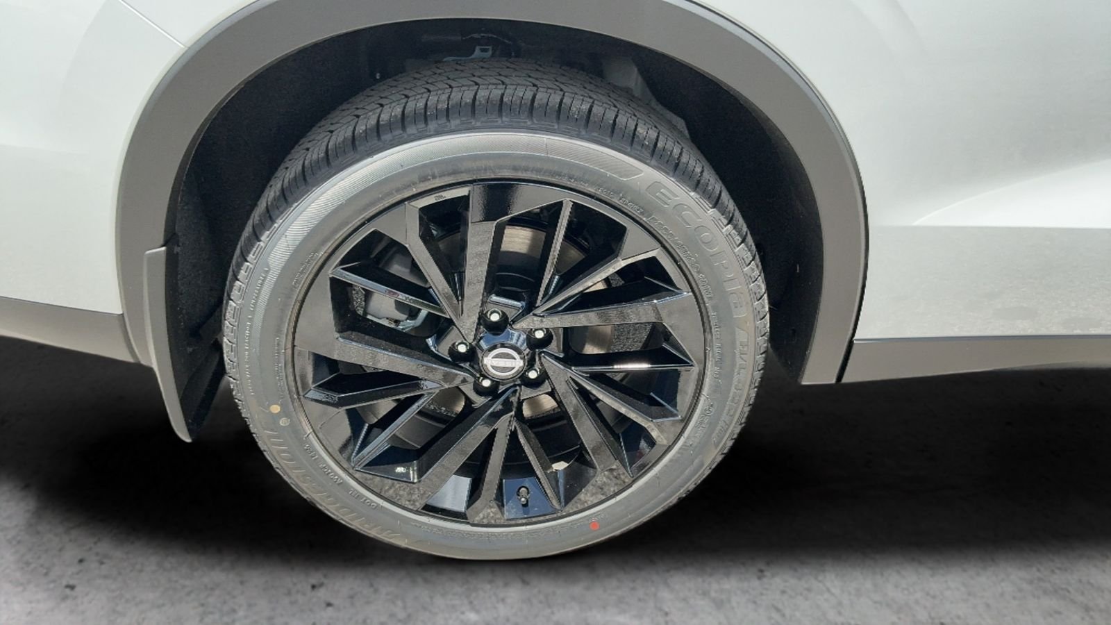 New 2026 White Nissan SL image 18
