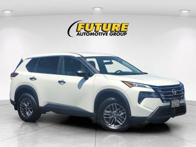 2026 Nissan Rogue S AWD's photo