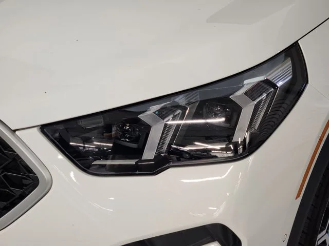 Used 2026 White BMW xDrive28i image 12