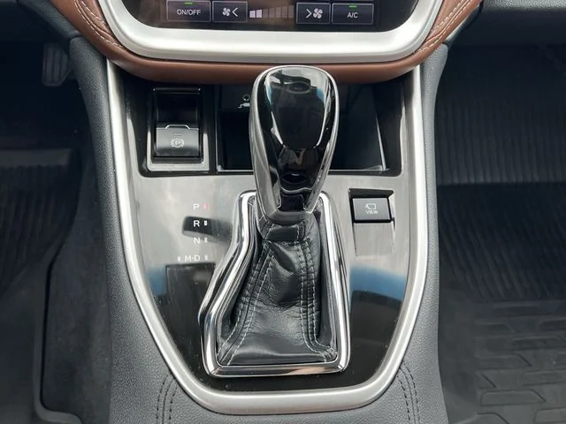 Used 2022 White Subaru Touring XT image 15