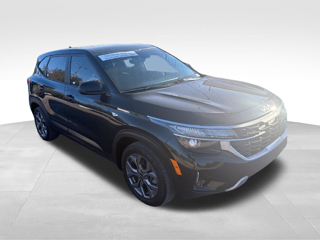 Used 2024 Black Kia LX image 7
