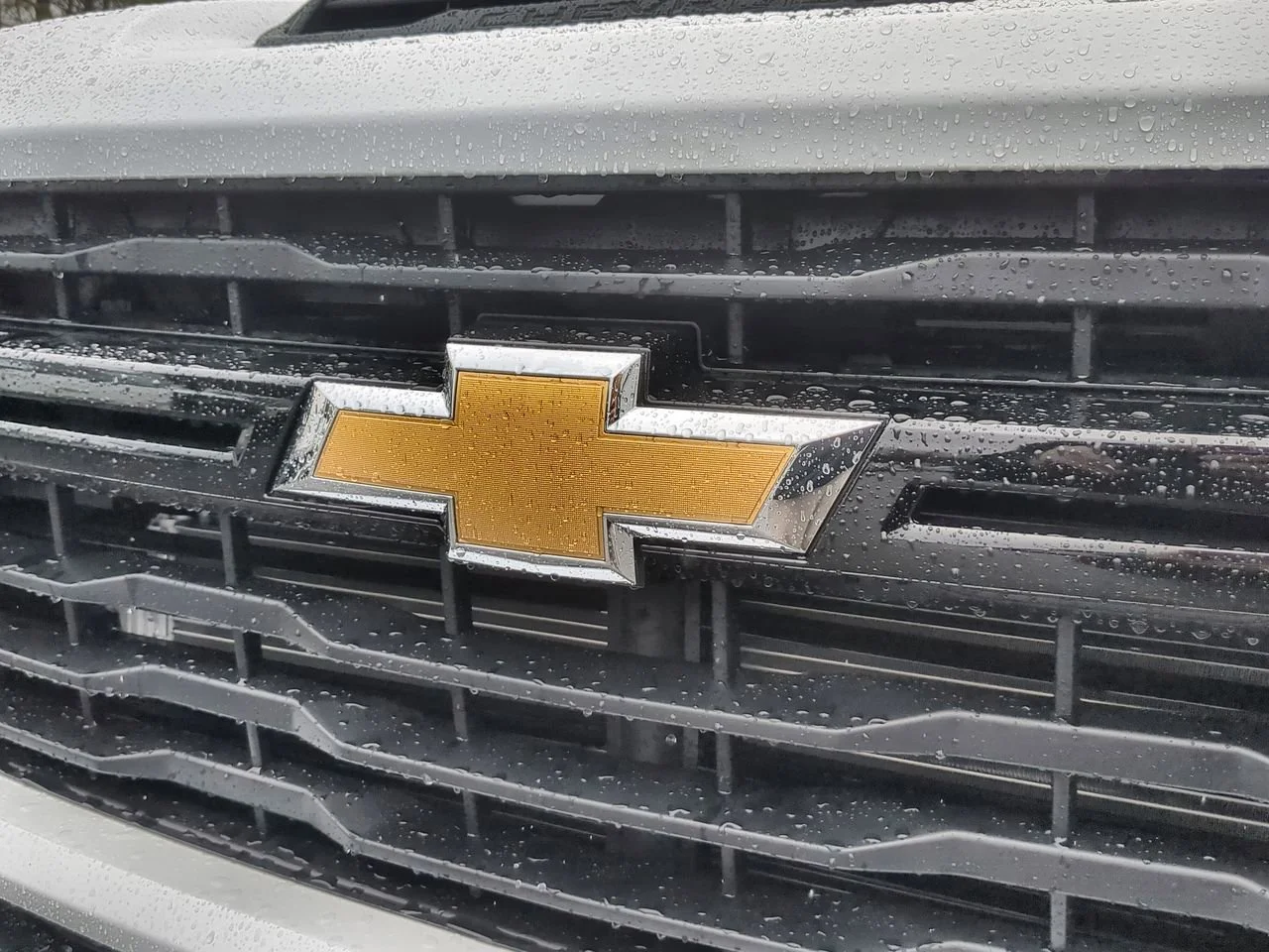 New 2026 Summit White Chevrolet WT image 29