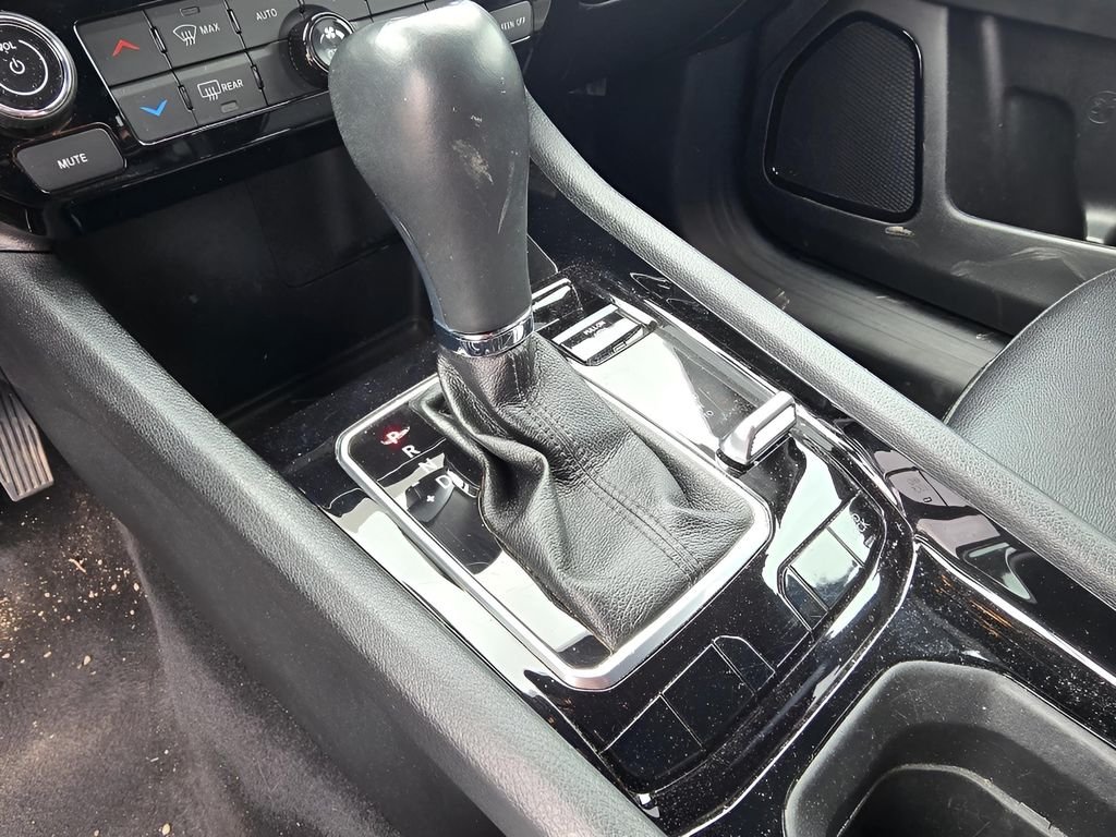 Used 2024 Hydro Blue Pearlcoat Jeep Limited image 20
