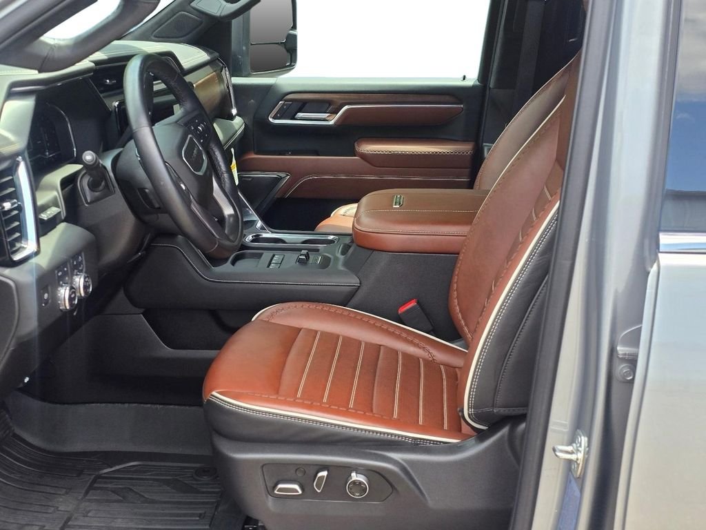 Used 2025 Silver GMC Denali Ultimate image 15