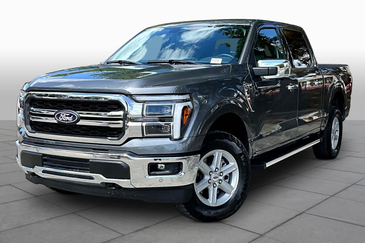 Used 2025 Carbonized Gray Metallic Ford LARIAT image 2