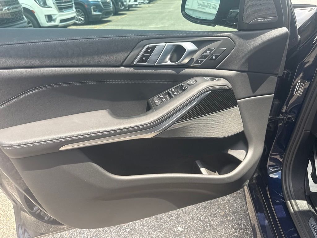 Used 2021 Blue BMW M50i image 8