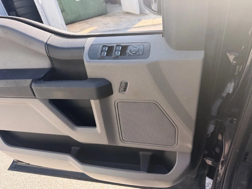 Used 2019 Agate Black Metallic Ford XL image 12
