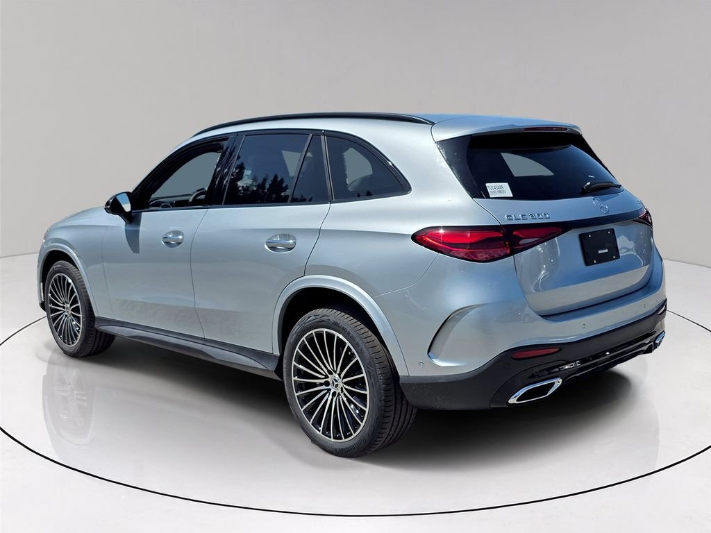 New 2026 Silver Mercedes-Benz GLC 300 image 4