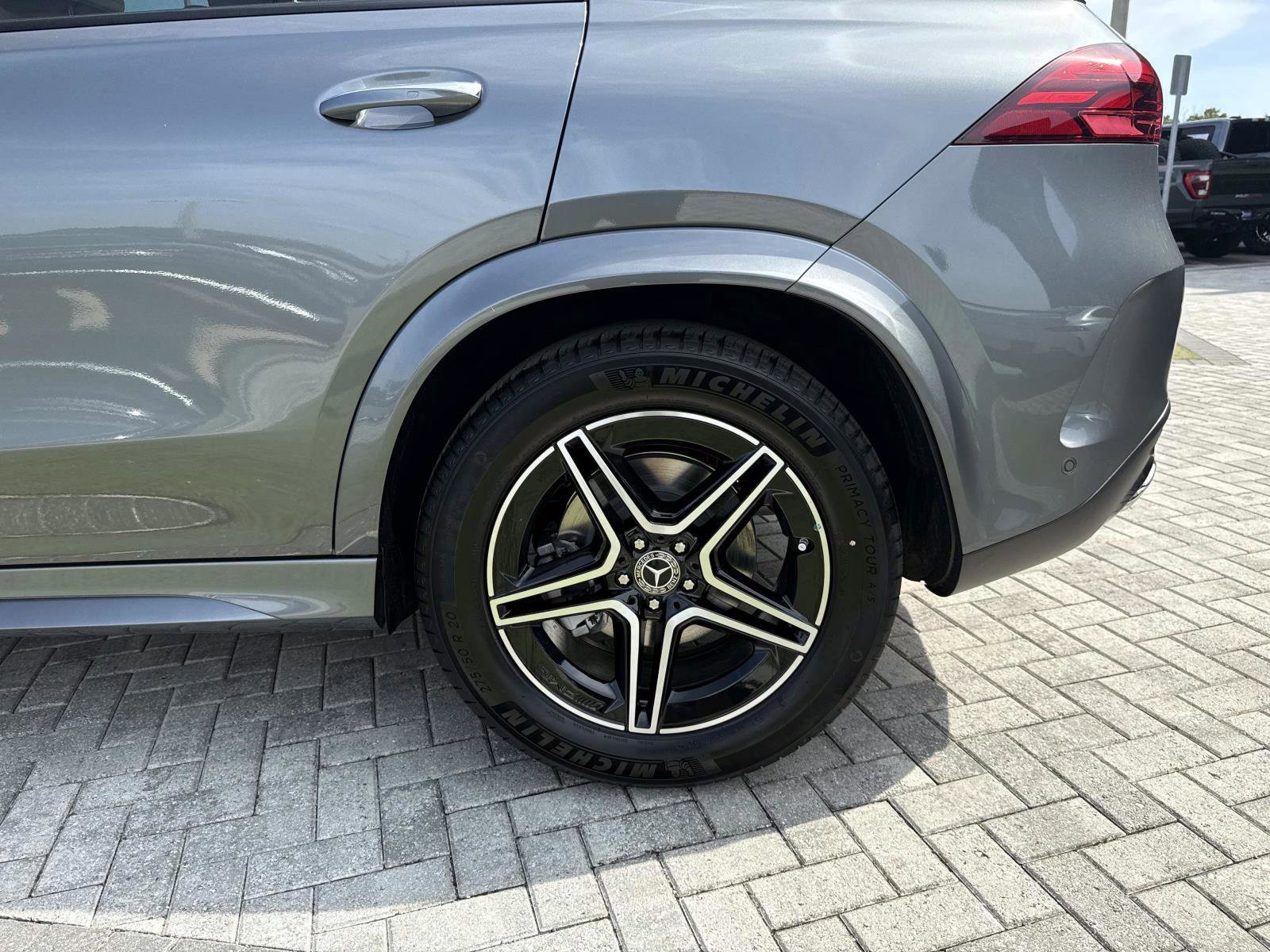 New 2026 Gray Metallic Mercedes-Benz 350 SUV image 11