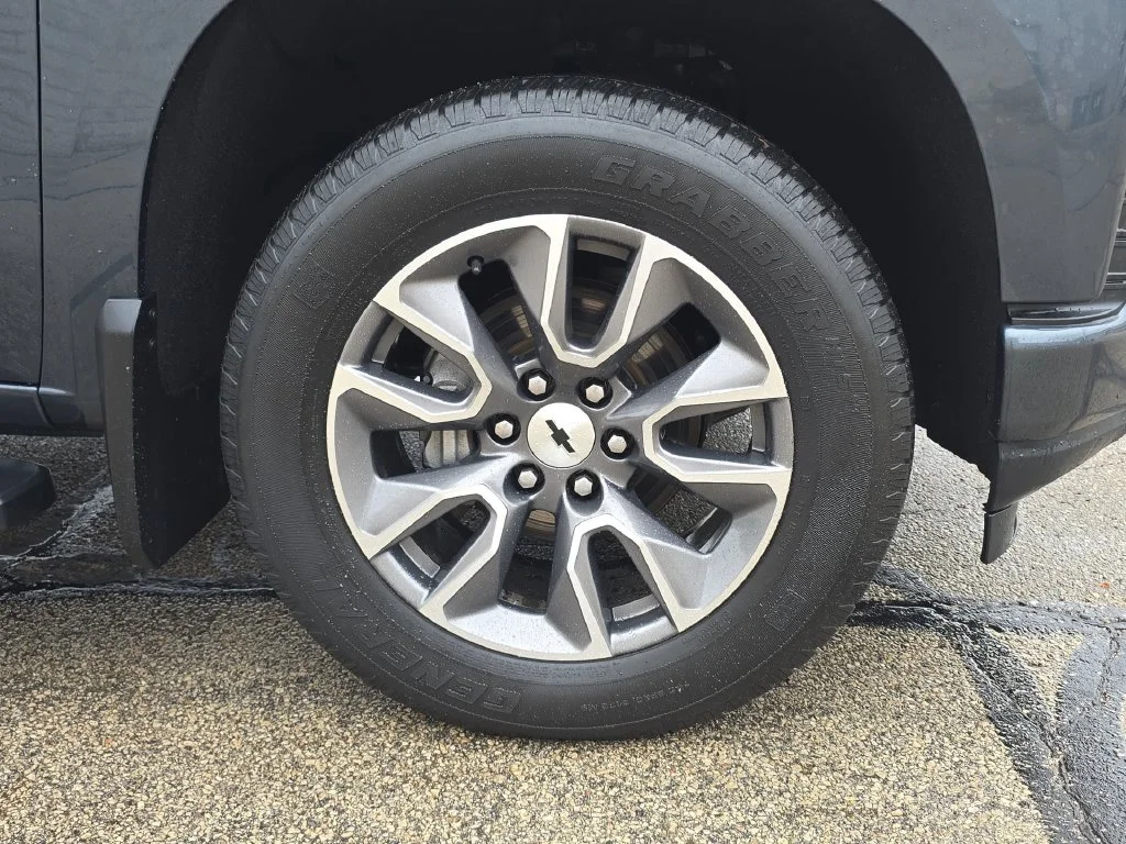 Used 2021 Gray Chevrolet RST image 41