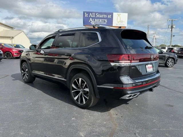 Used 2024 Black Volkswagen 2.0T SEL Premium R-Line image 4