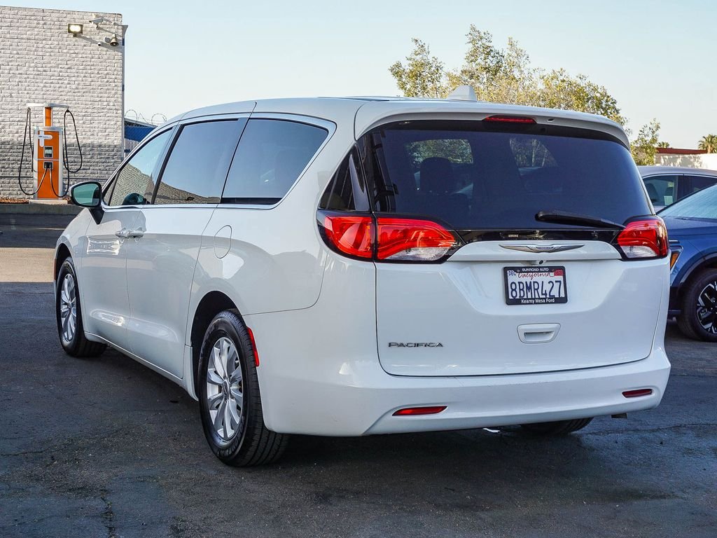 Used 2017 White Chrysler Touring image 5