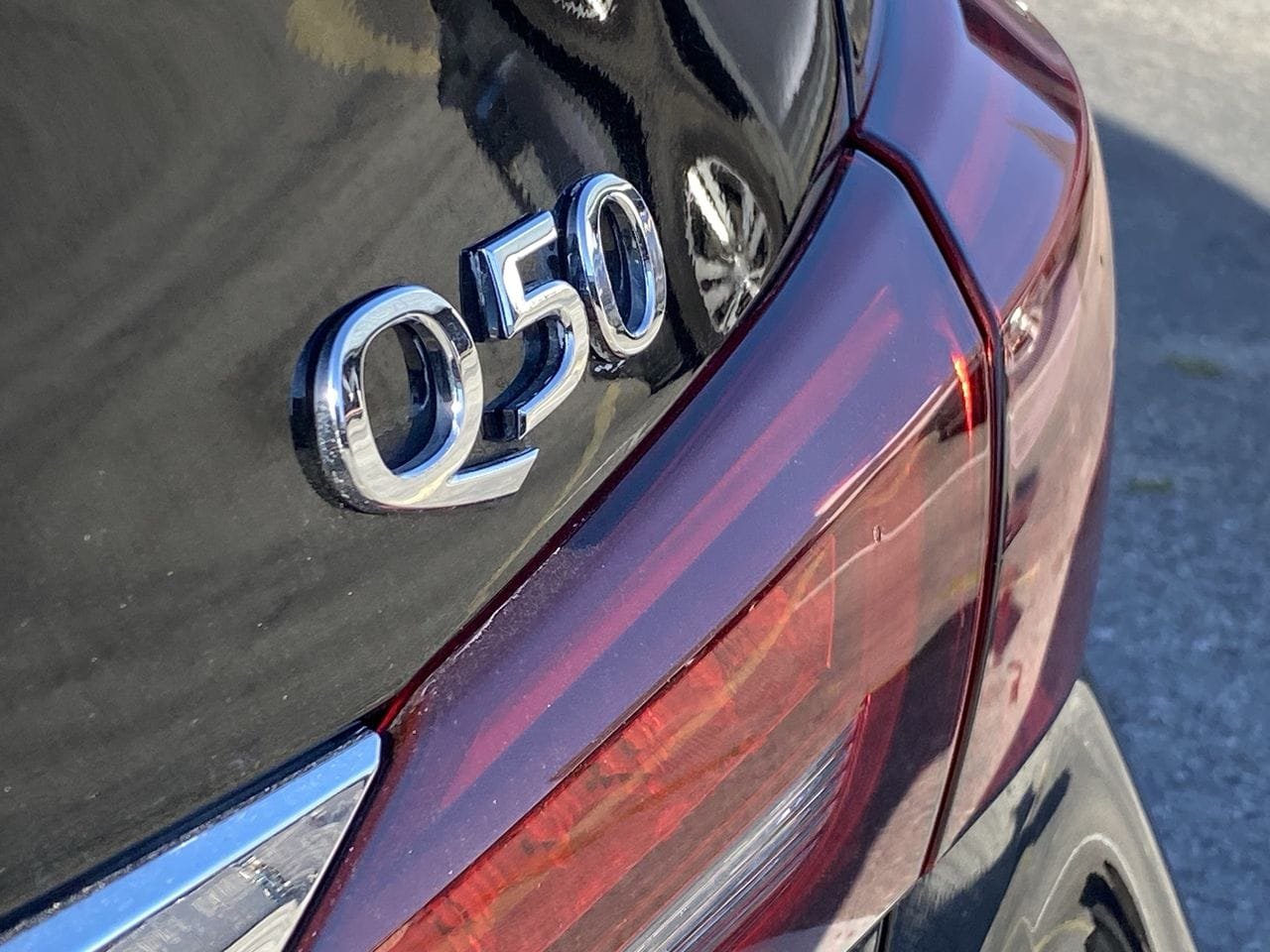 Certified Used 2024 Black Obsidian INFINITI LUXE image 5