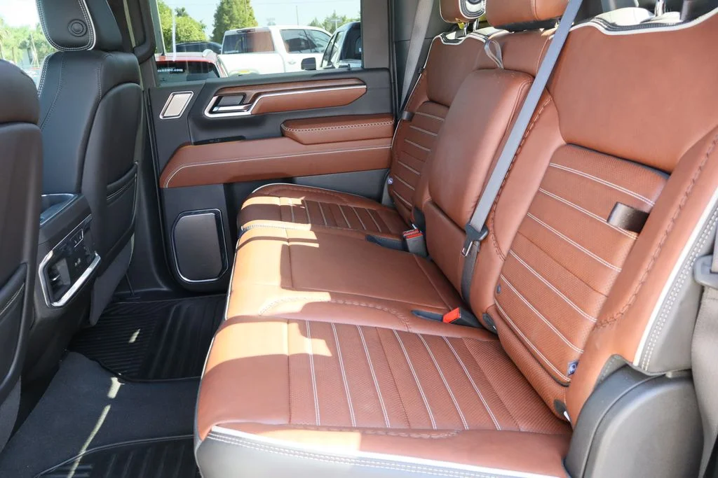 Used 2025 White GMC Denali Ultimate image 29