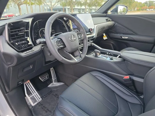 2026 Lexus TX 500h F-Sport Premium - Photo 24