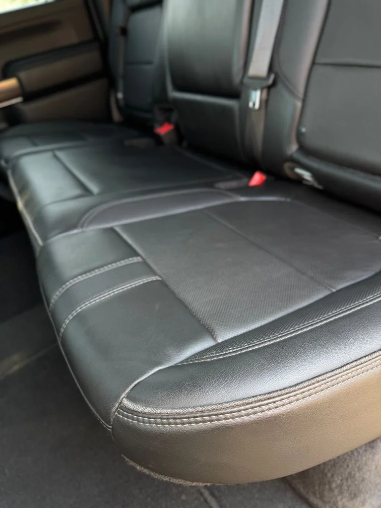 Used 2022 Silver Ice Metallic Chevrolet High Country image 40