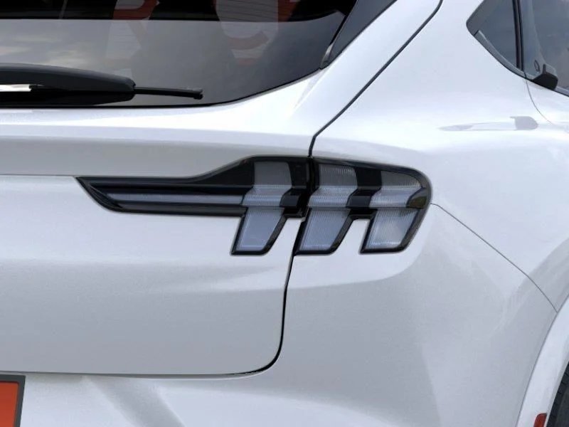 New 2026 Star White Metallic Tri-coat Ford Premium image 21