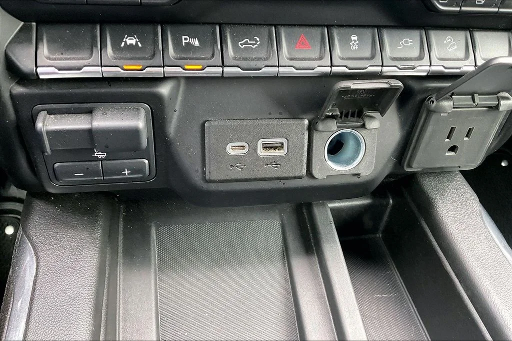 Used 2022 Onyx Black GMC AT4 image 19