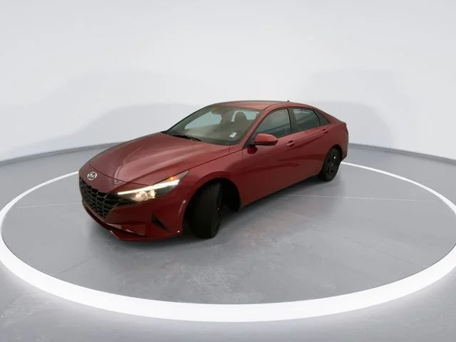 Used 2023 Red Hyundai SEL image 8