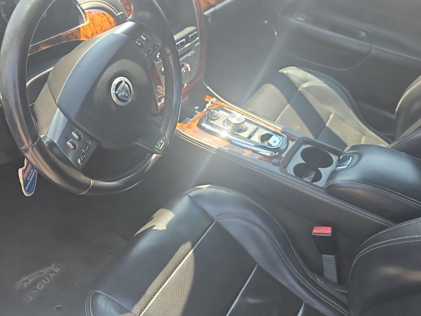 Used 2010 Liquid Silver Jaguar XKR image 17