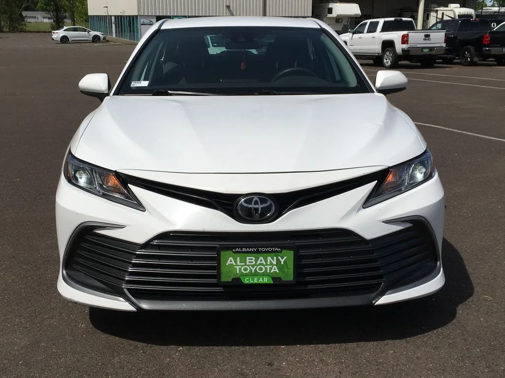 Used 2023 White Toyota LE image 10