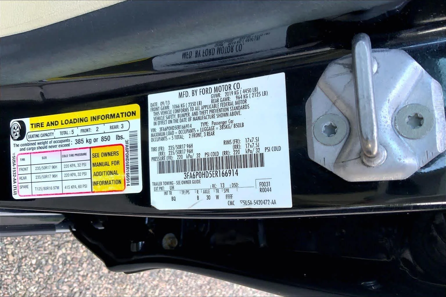 Used 2014 Tuxedo Black Metallic Ford SE image 30