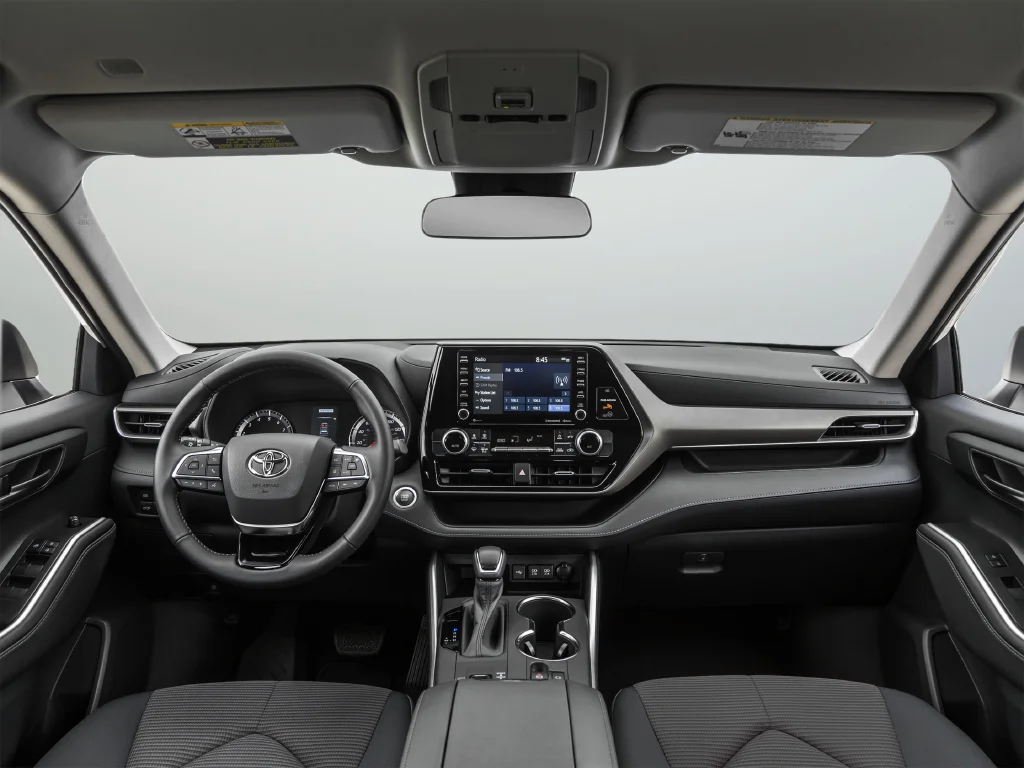 Used 2020 White Toyota XLE image 20