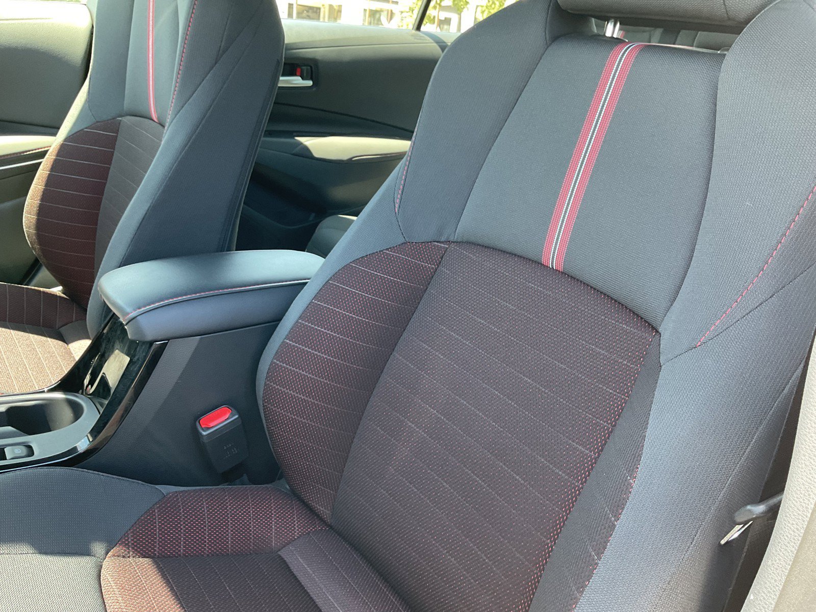 Certified Used 2025 Ice Toyota Hybrid SE image 17
