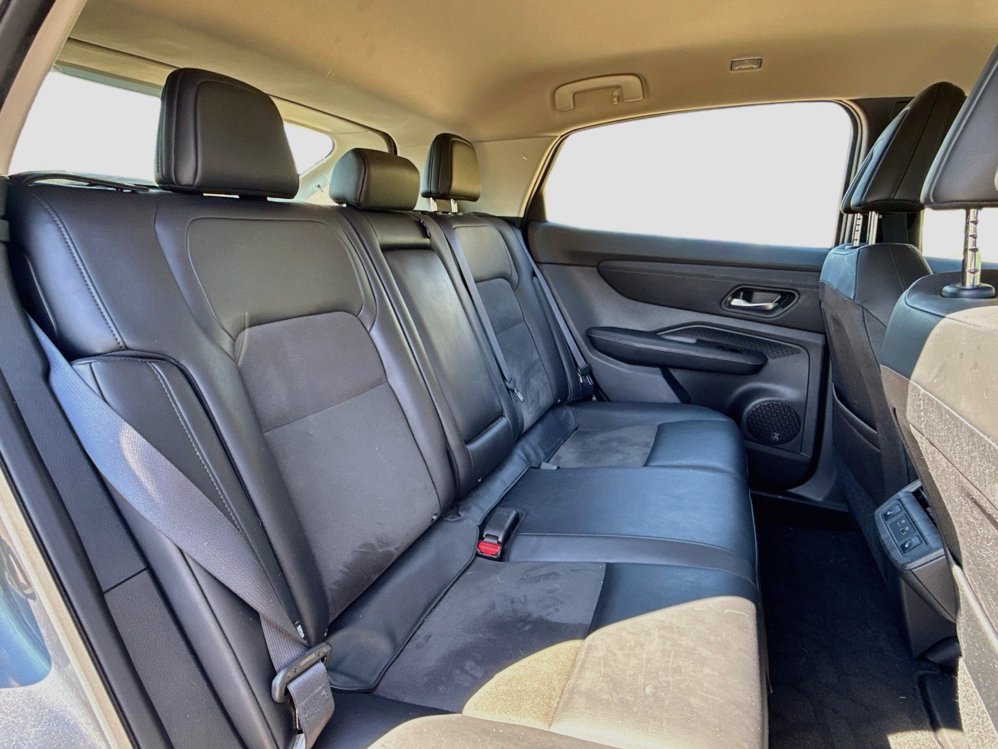Used 2023 Gun Metallic Nissan ENGAGE image 26