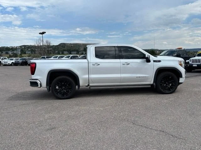 Used 2021 White GMC Denali image 6