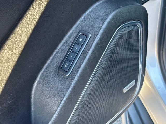 Used 2016 Silver Chevrolet LT image 33