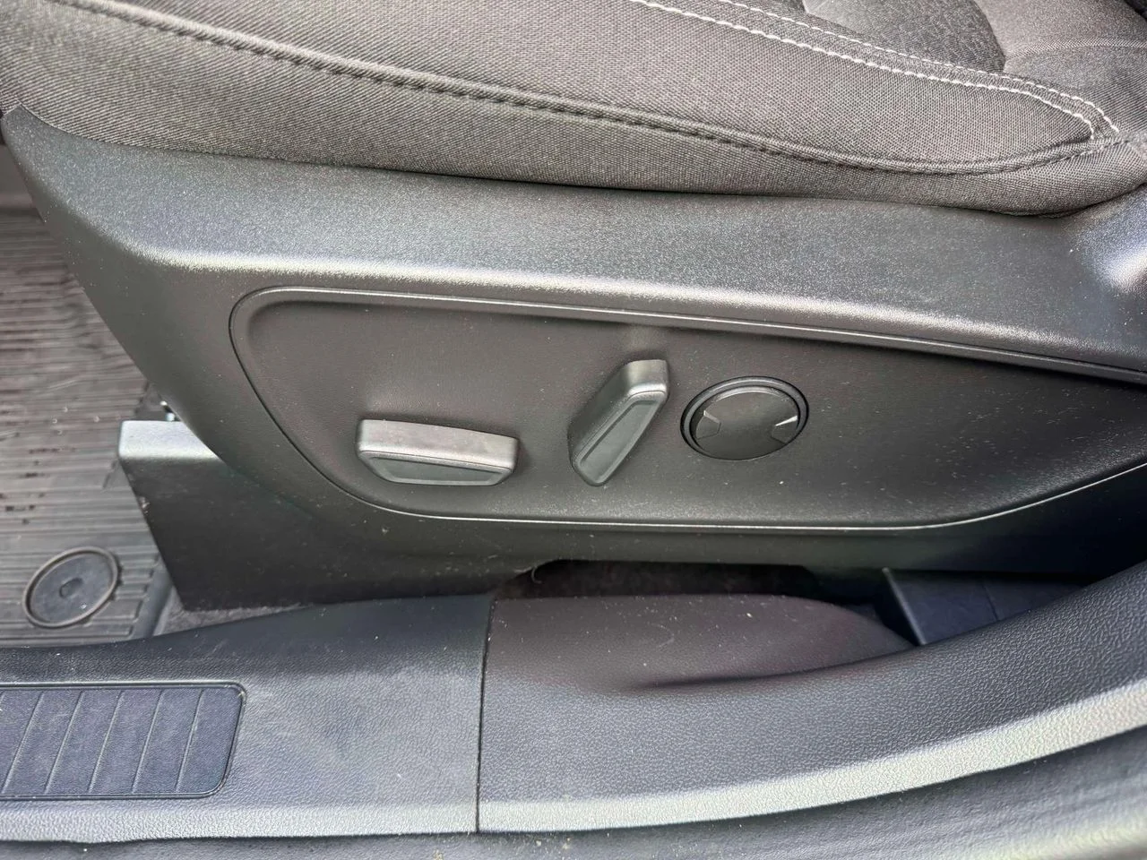 Used 2023 Agate Black Metallic Ford Active image 16