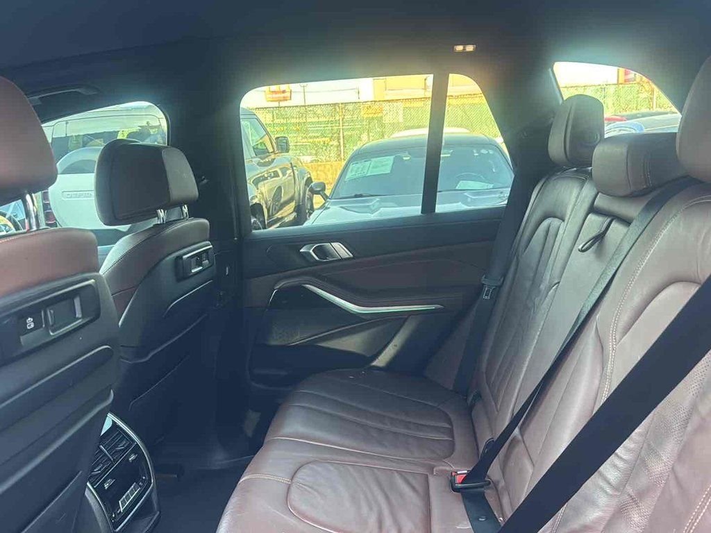 Used 2020 Blue BMW xDrive40i image 28
