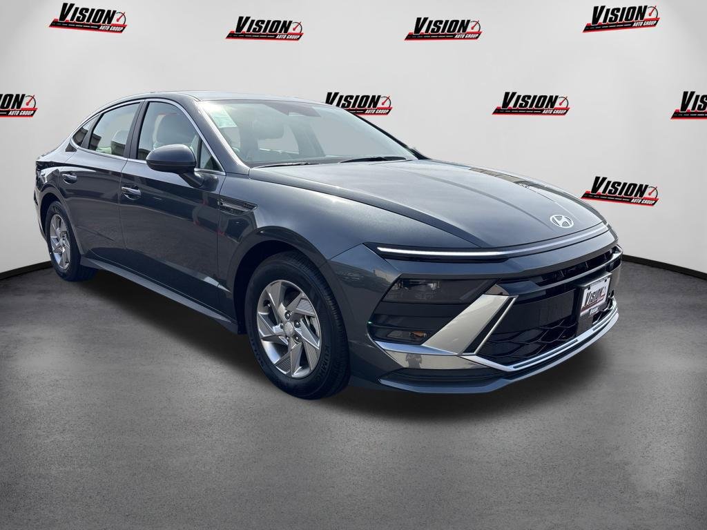 New 2026 Gray Hyundai SE image 7