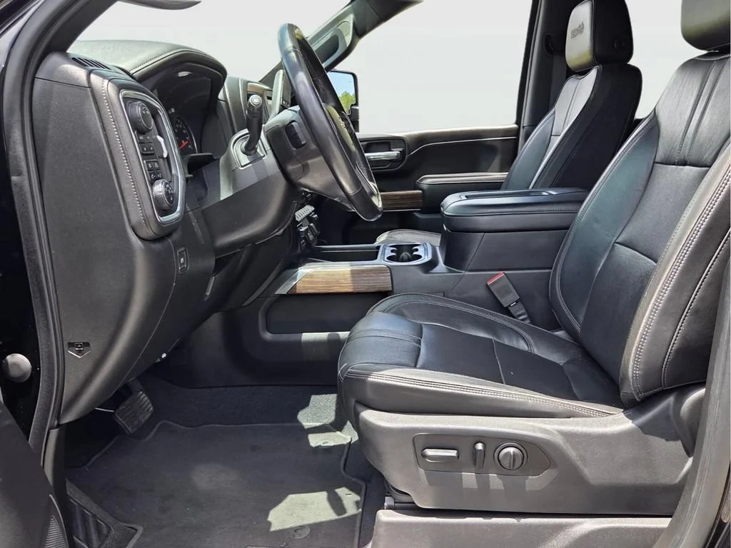 Used 2020 Black Chevrolet High Country image 4