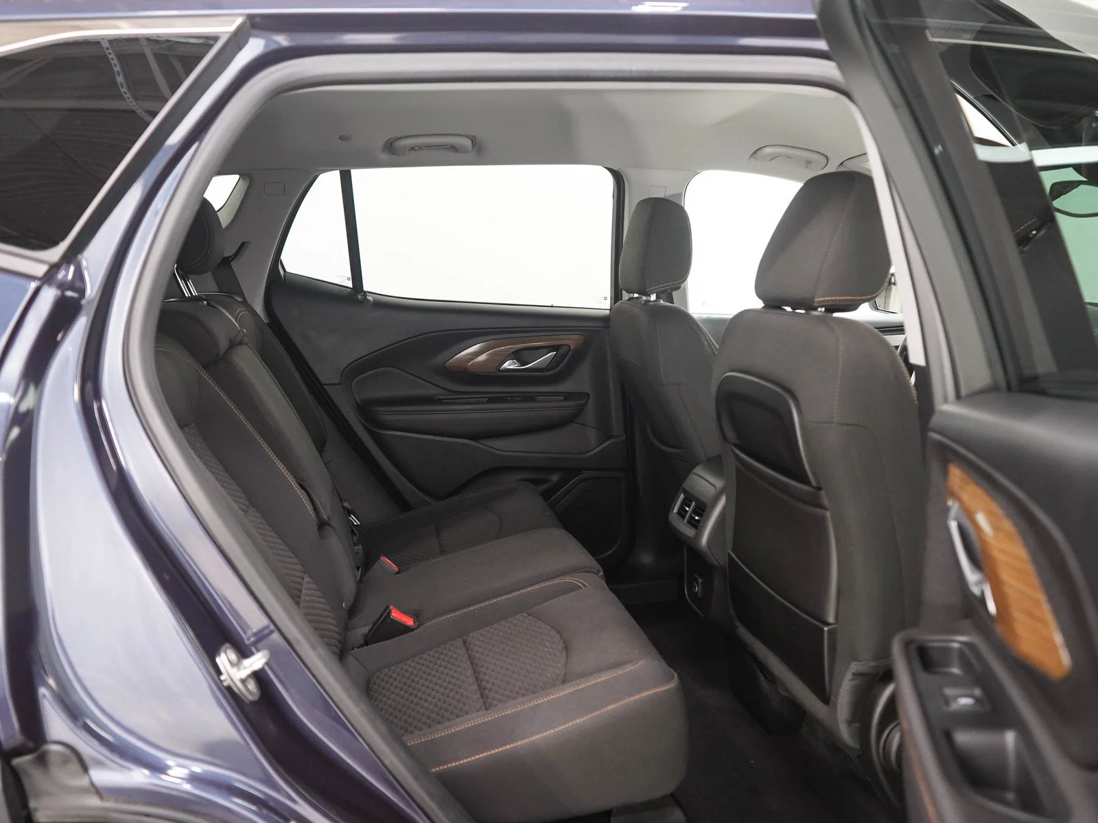 Used 2019 BLUE STEEL METALLIC GMC SLE image 12