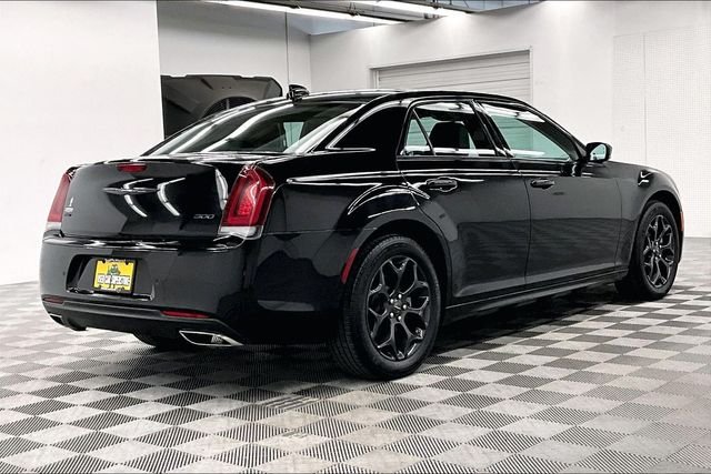 2023 Chrysler 300 Touring L - Photo 11