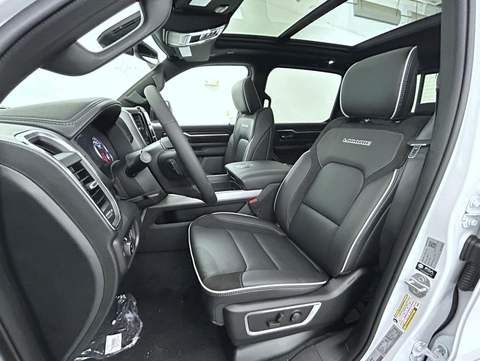 New 2027 Bright White Clear-Coat Exterior Paint RAM Laramie image 10