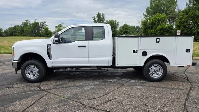 New 2026 Oxford White Ford XL image 6
