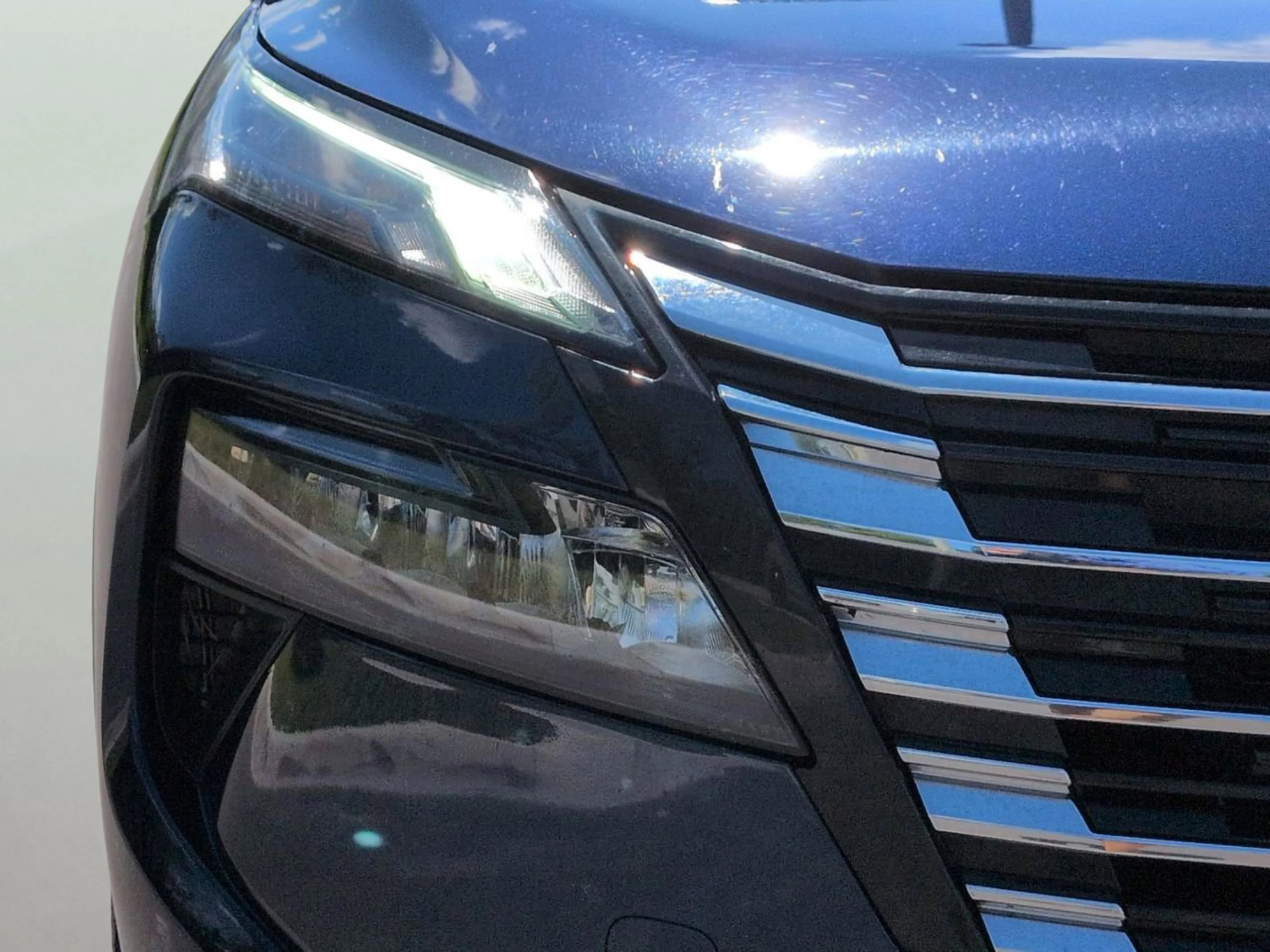 Used 2024 Deep Ocean Blue Pearl Nissan SV image 29