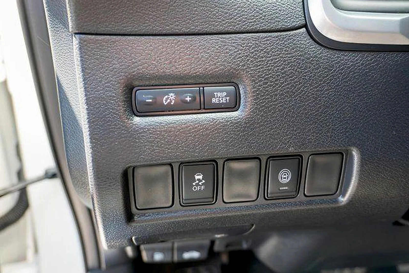 Used 2024 Pearl White Tri Nissan SV image 20