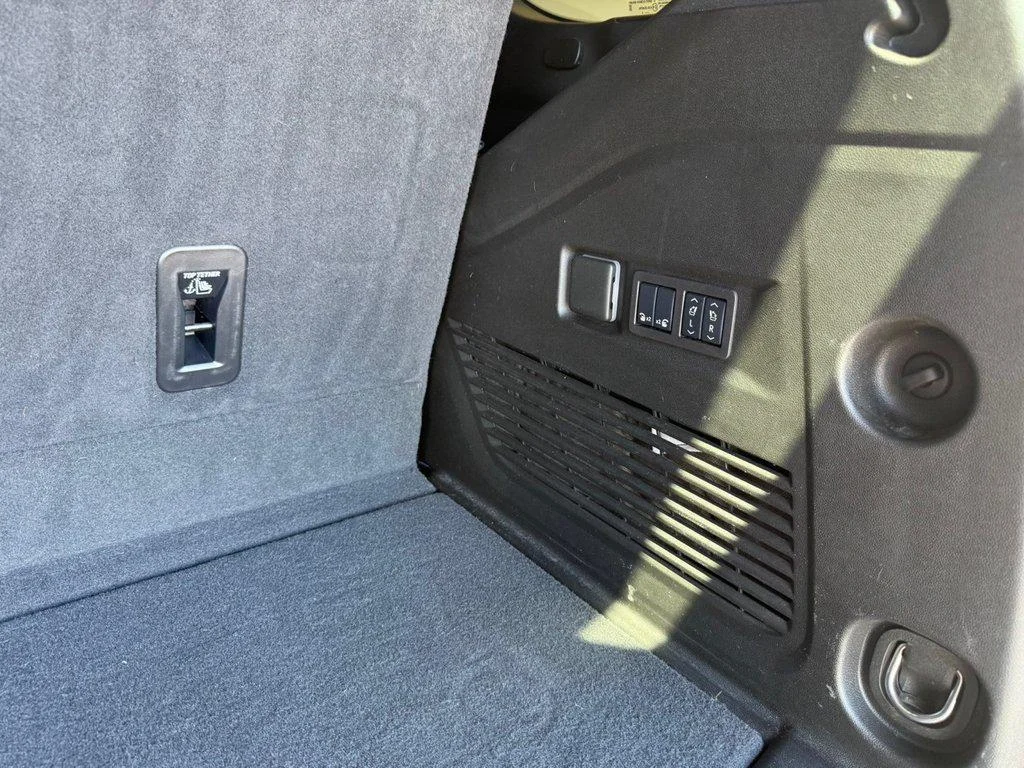 Used 2025 Sterling Grey Metallic Chevrolet HIGH COUNTRY image 18