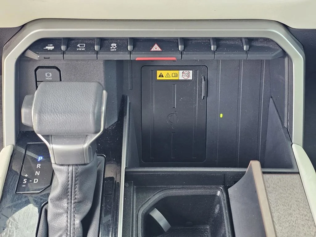 Used 2024  Toyota SR5 image 30