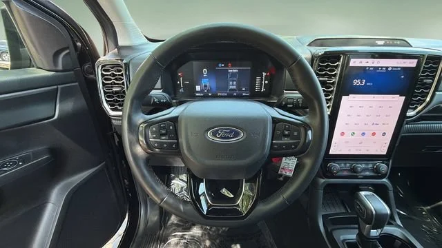 Used 2024  Ford XLT image 13
