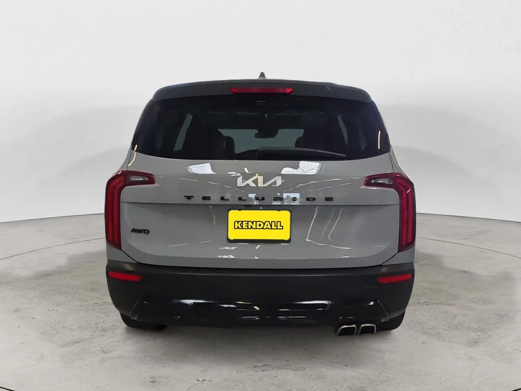 Used 2022 Gray Kia EX image 6