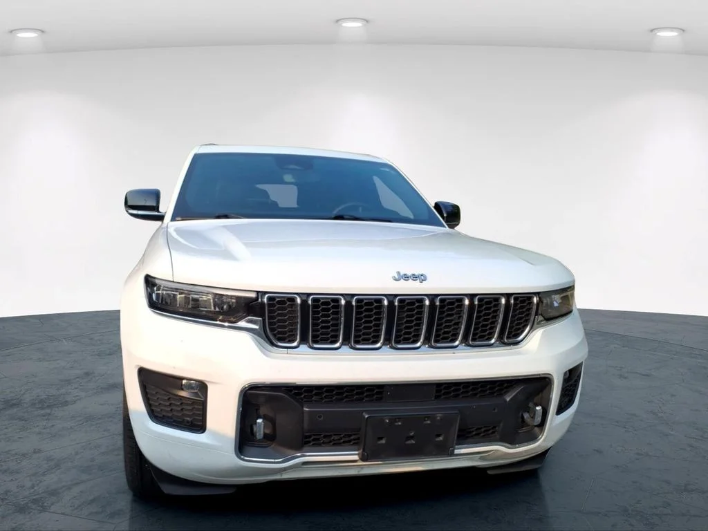 Used 2023 White Jeep Overland image 7